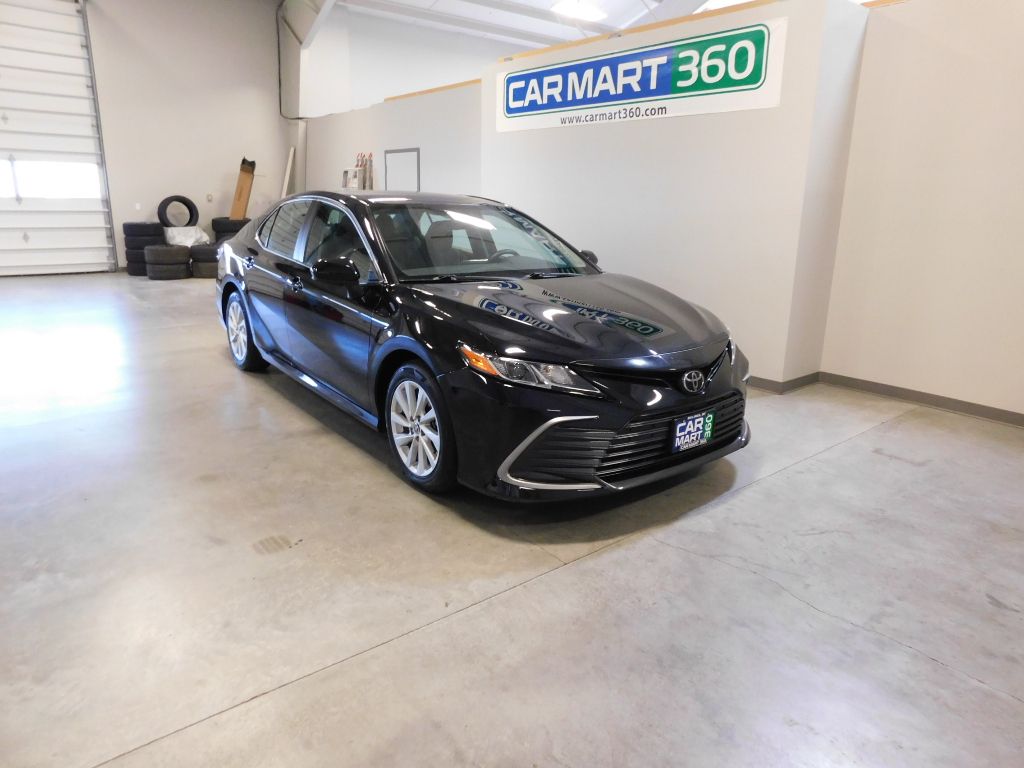 Used 2022 Toyota Camry LE Car