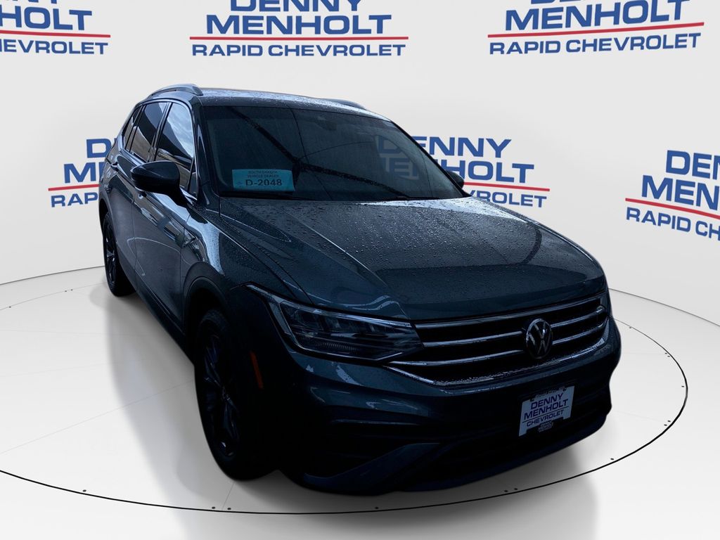 Used 2023 Volkswagen Tiguan SE SUVs