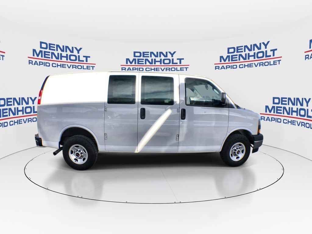 2021 GMC Savana