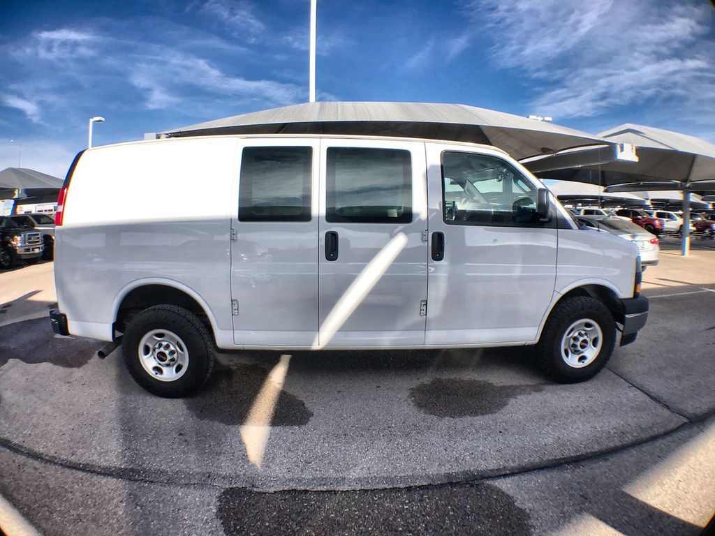 2021 GMC Savana