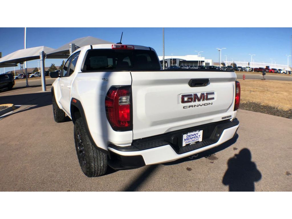 2024 GMC Canyon