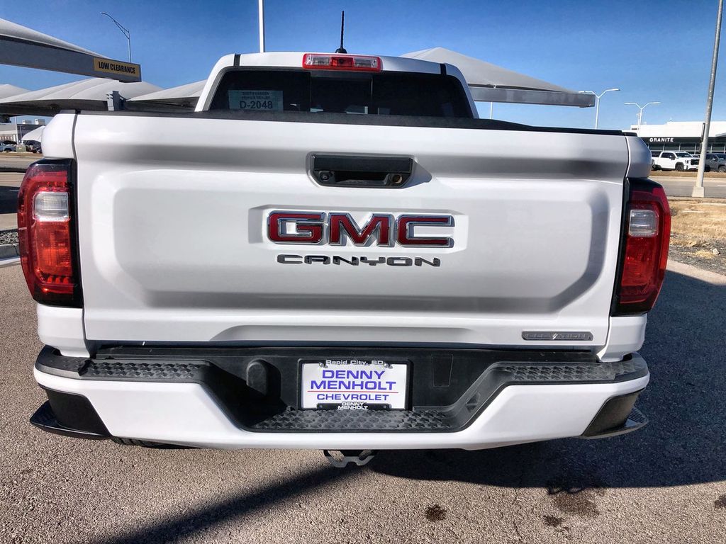 2024 GMC Canyon