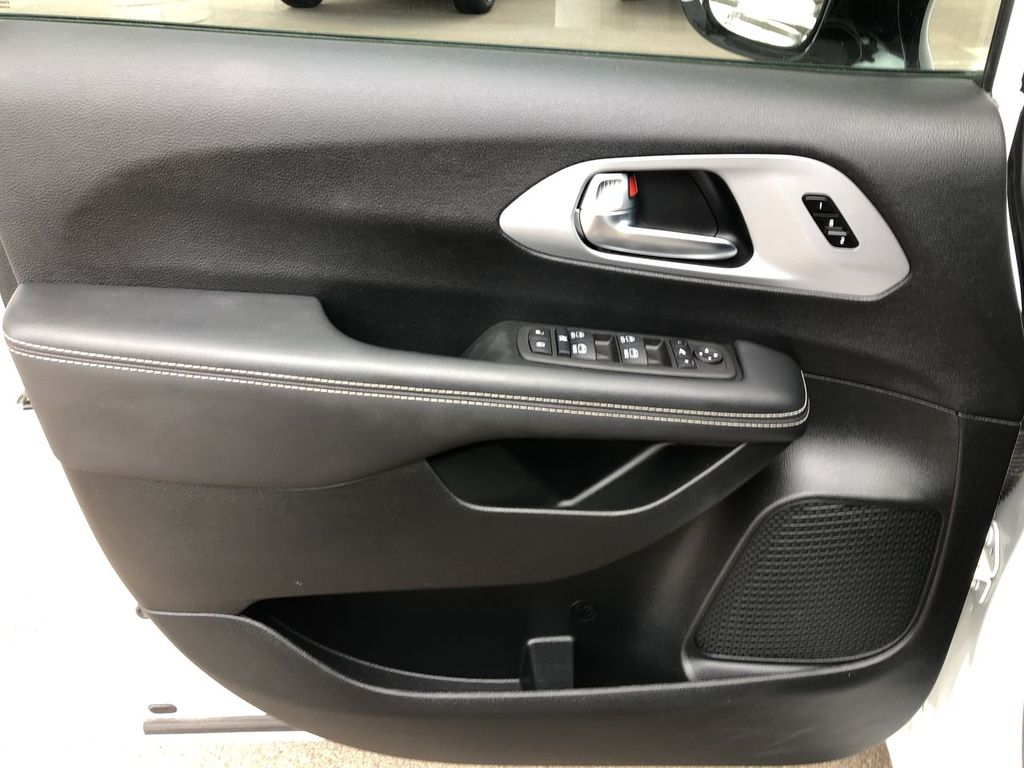 2025 Chrysler Pacifica