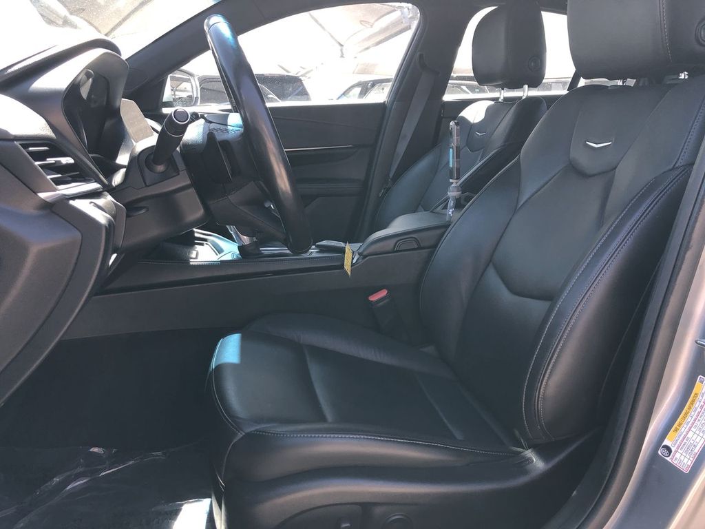 2023 Cadillac CT4