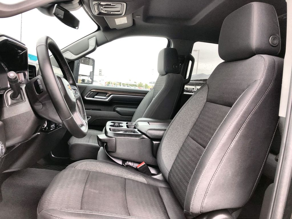 2025 Chevrolet Silverado 2500