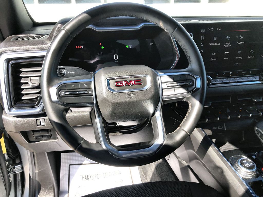 2024 GMC Canyon