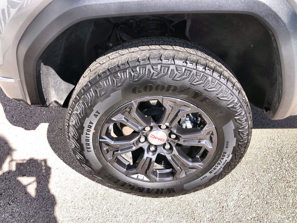 2024 GMC Canyon