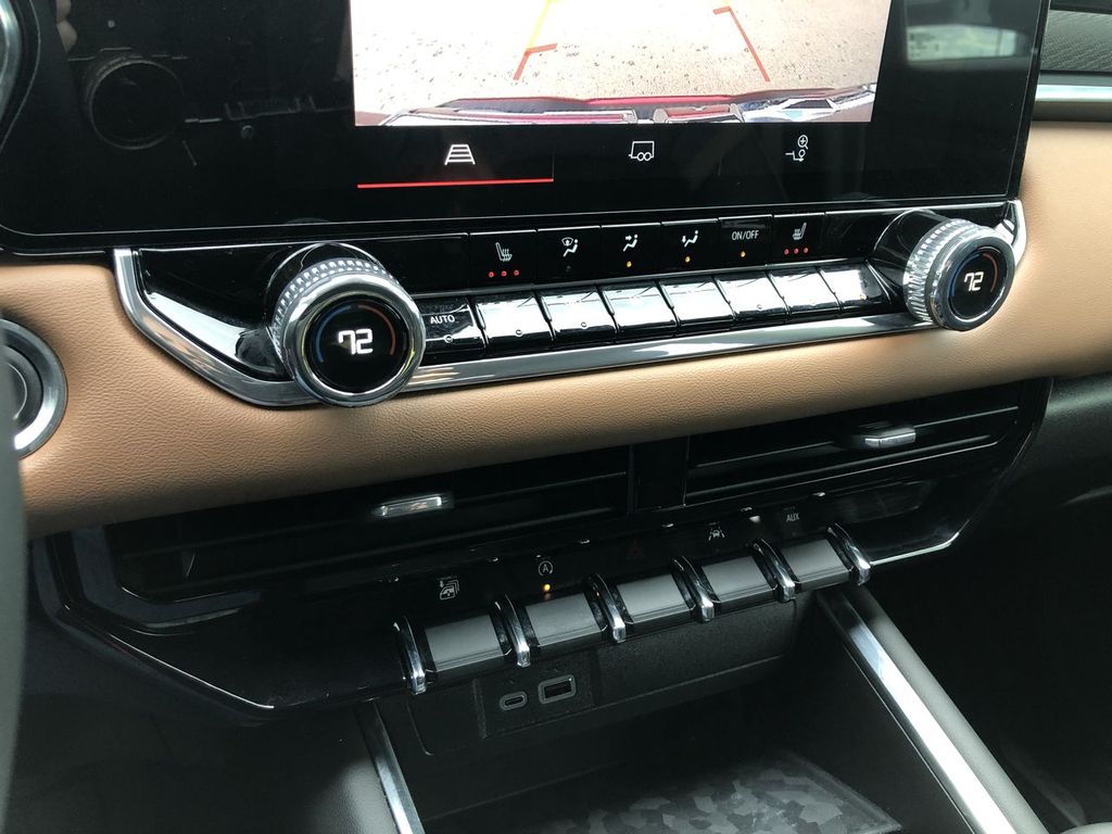 2024 GMC Canyon