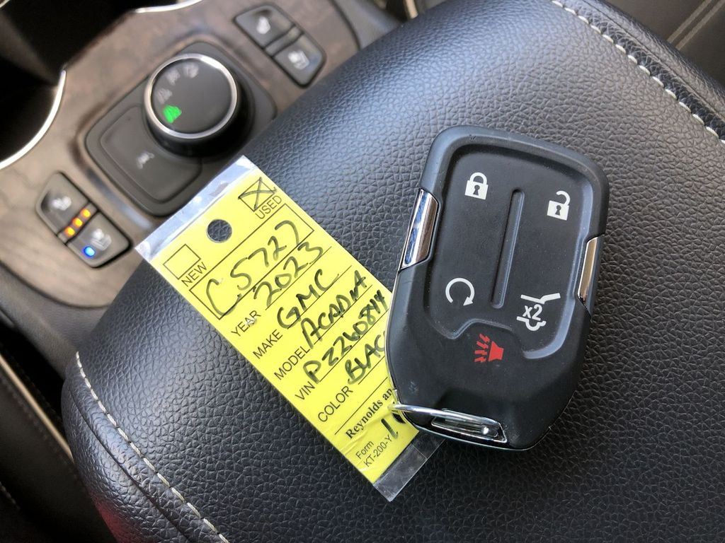 2023 GMC Acadia