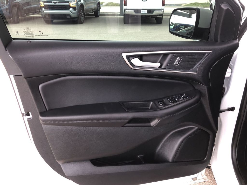 2023 Ford Edge