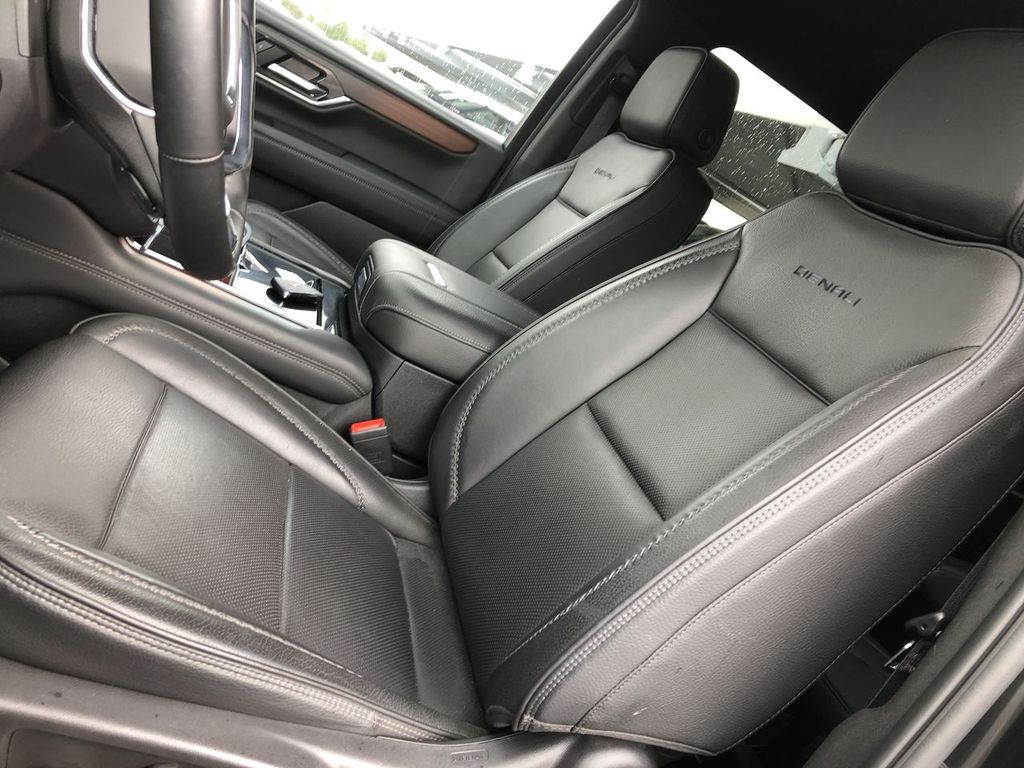 2025 GMC Yukon XL