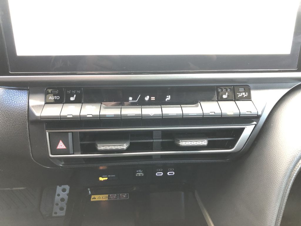2025 Toyota Camry Hybrid