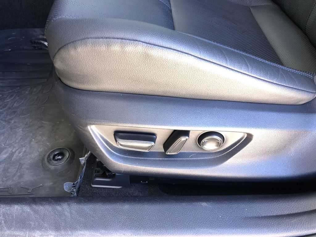 2025 Toyota Camry Hybrid