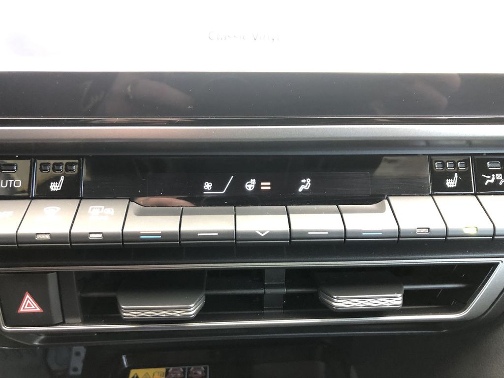 2025 Toyota Camry Hybrid