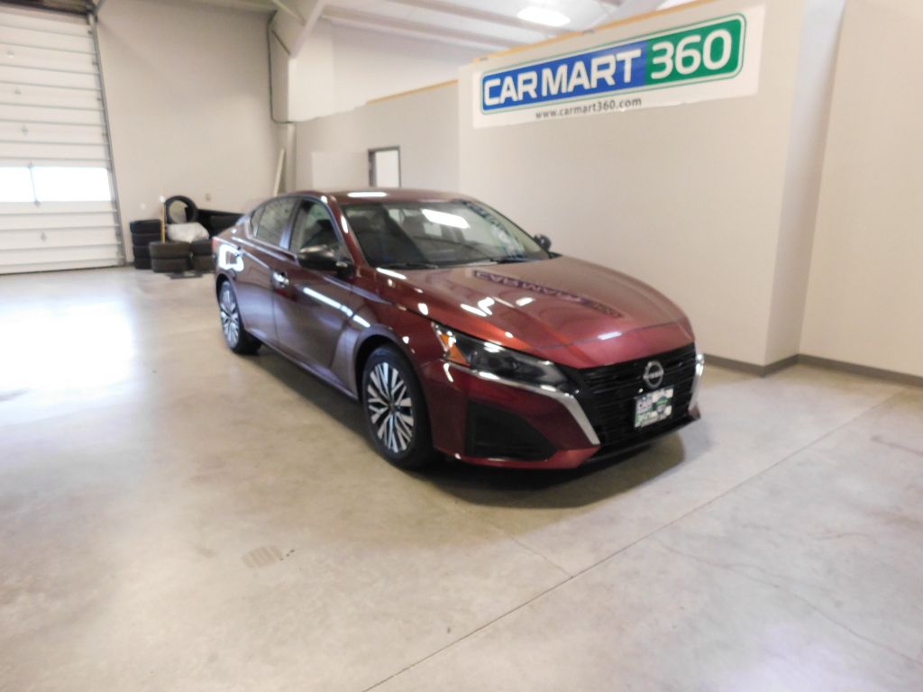 Used 2024 Nissan Altima 2.5 SV Car