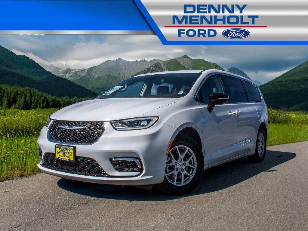 Used 2024 Chrysler Pacifica Touring L Crossovers