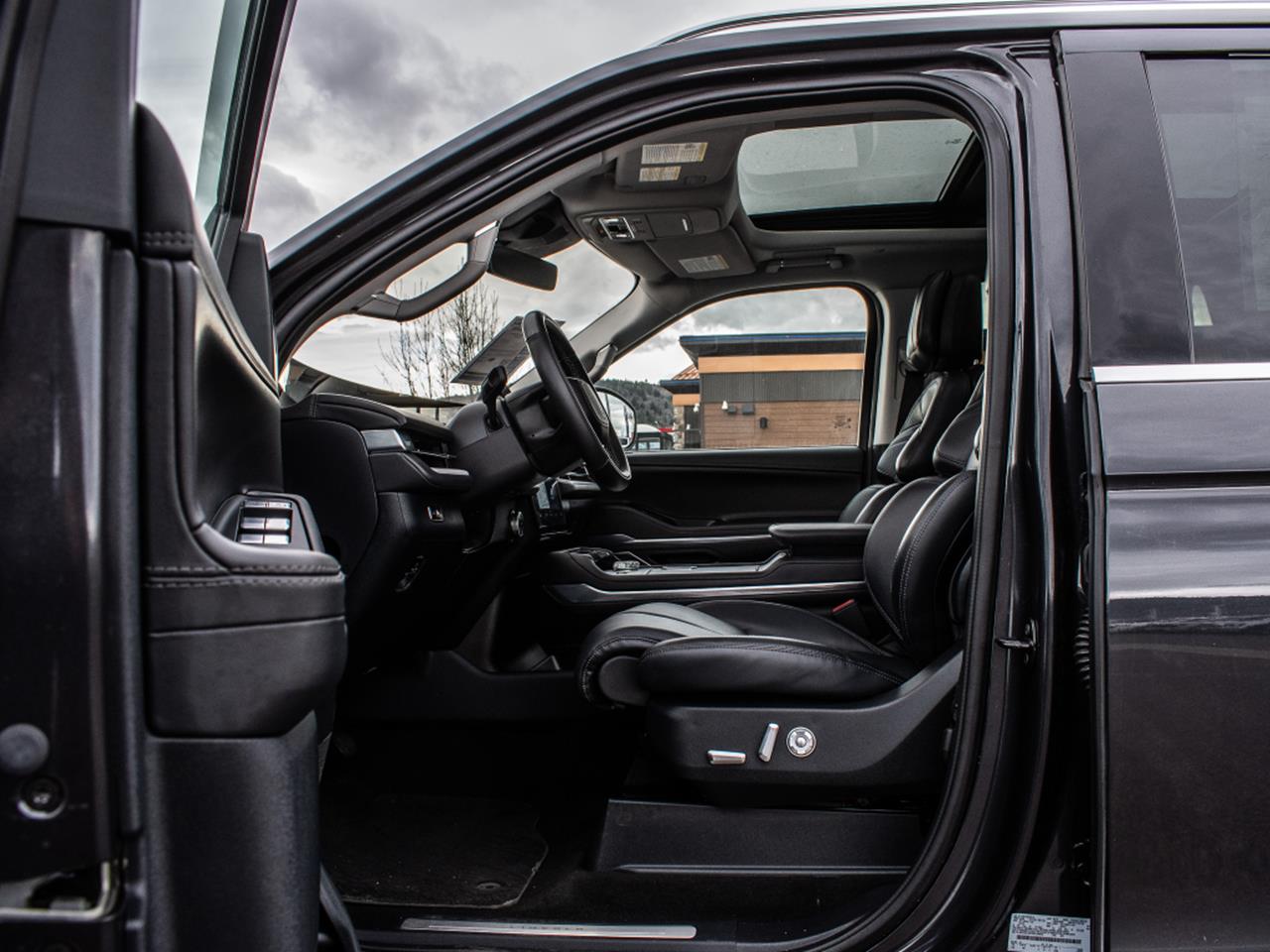 2025 Lincoln Navigator L