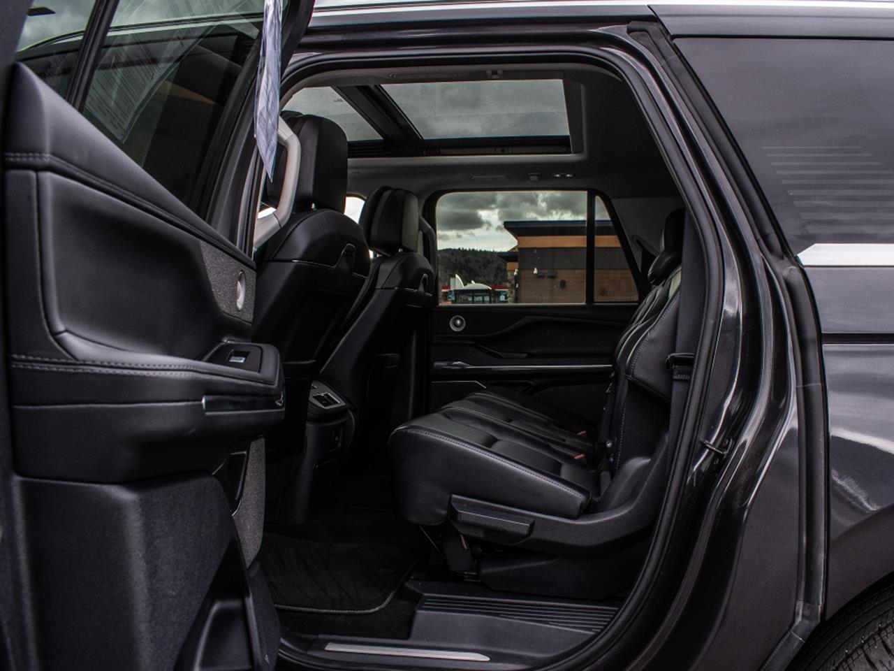 2025 Lincoln Navigator L