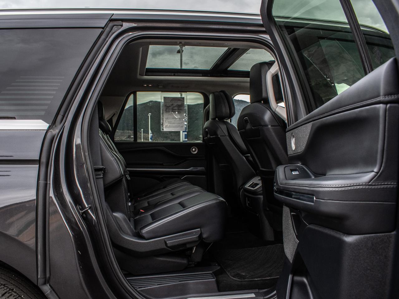 2025 Lincoln Navigator L