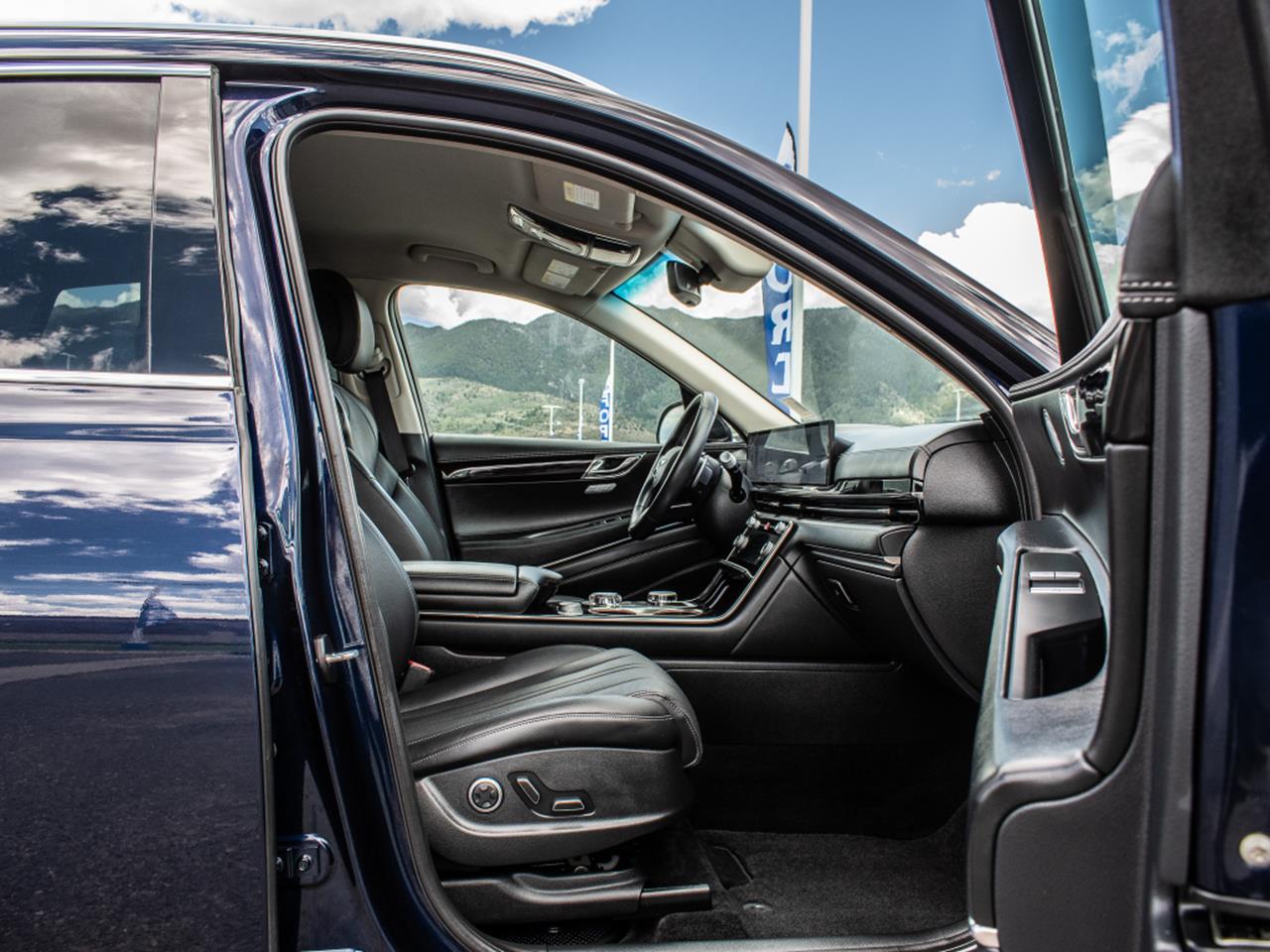 2025 Genesis GV80