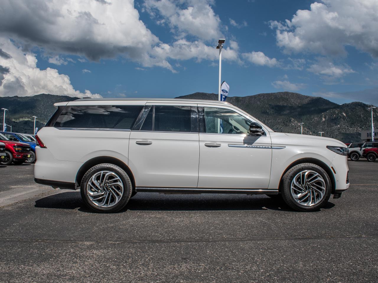 2025 Lincoln Navigator L
