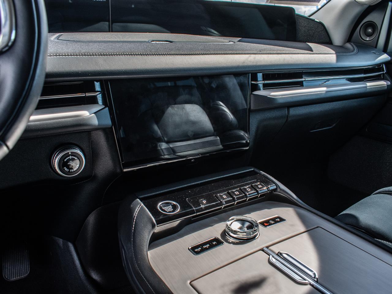 2025 Lincoln Navigator L