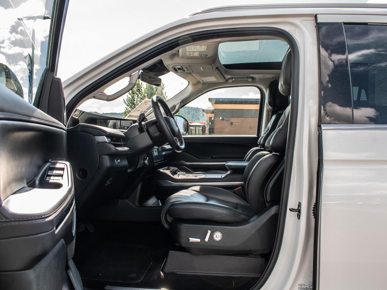 2025 Lincoln Navigator L