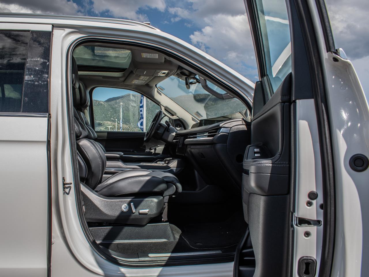 2025 Lincoln Navigator L