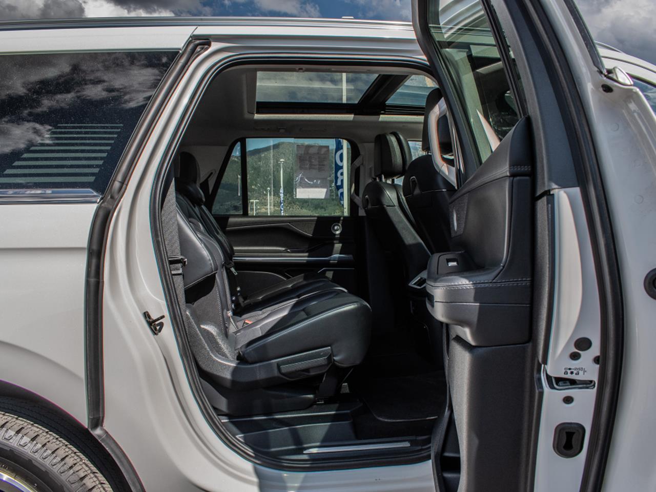 2025 Lincoln Navigator L