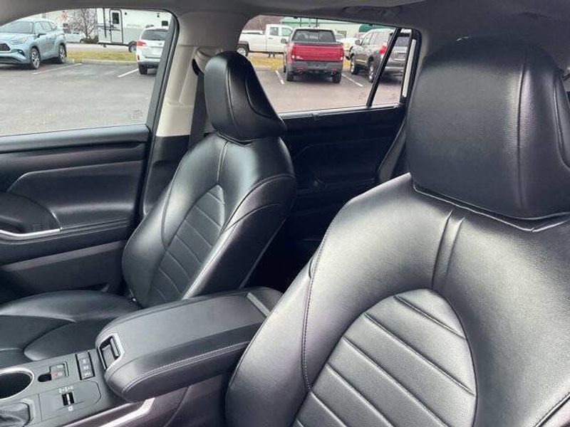 2022 Toyota Highlander Hybrid