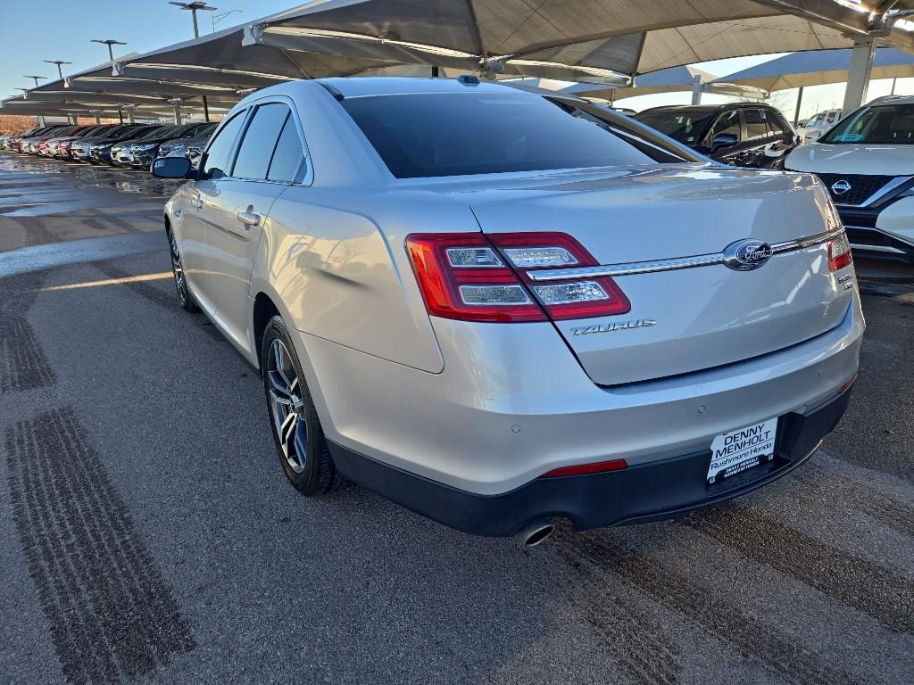 2016 Ford Taurus