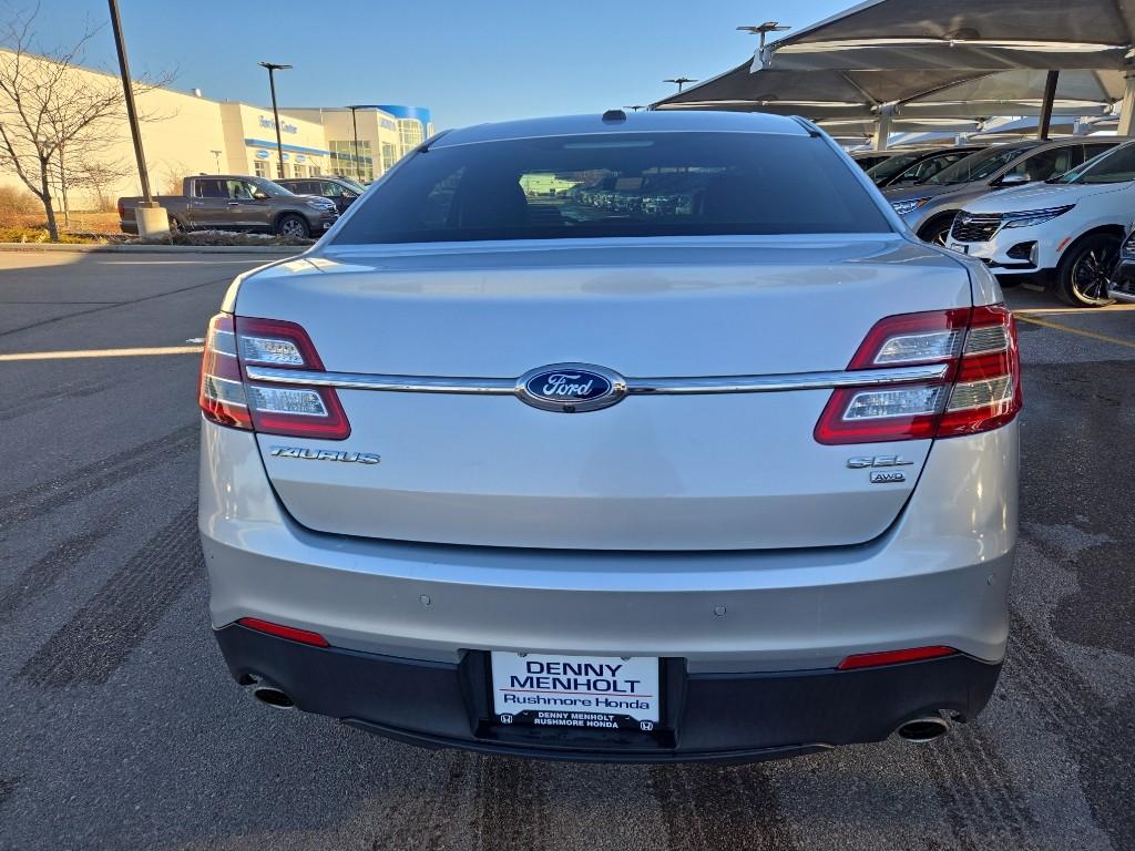 2016 Ford Taurus