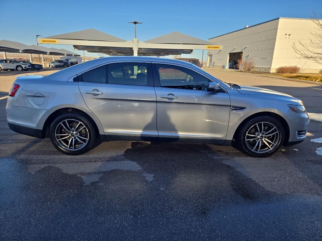 2016 Ford Taurus