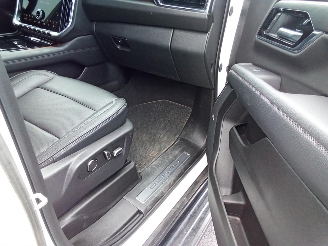 2025 GMC Yukon XL
