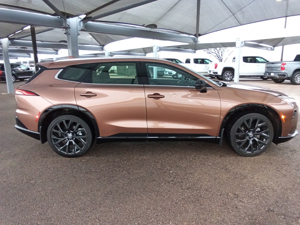 2025 Toyota Crown Signia