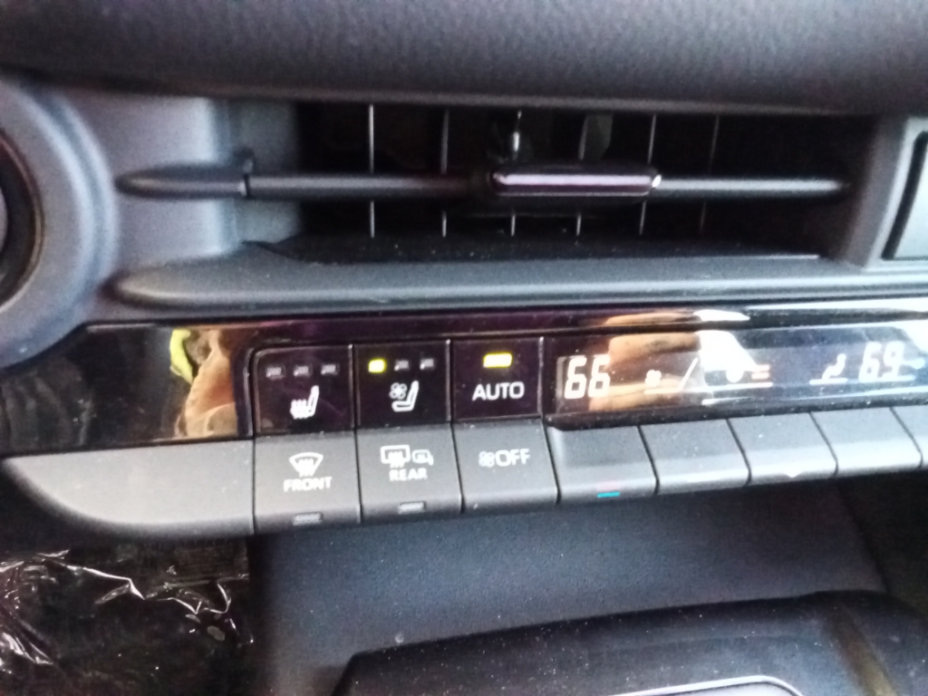 2025 Toyota Crown Signia