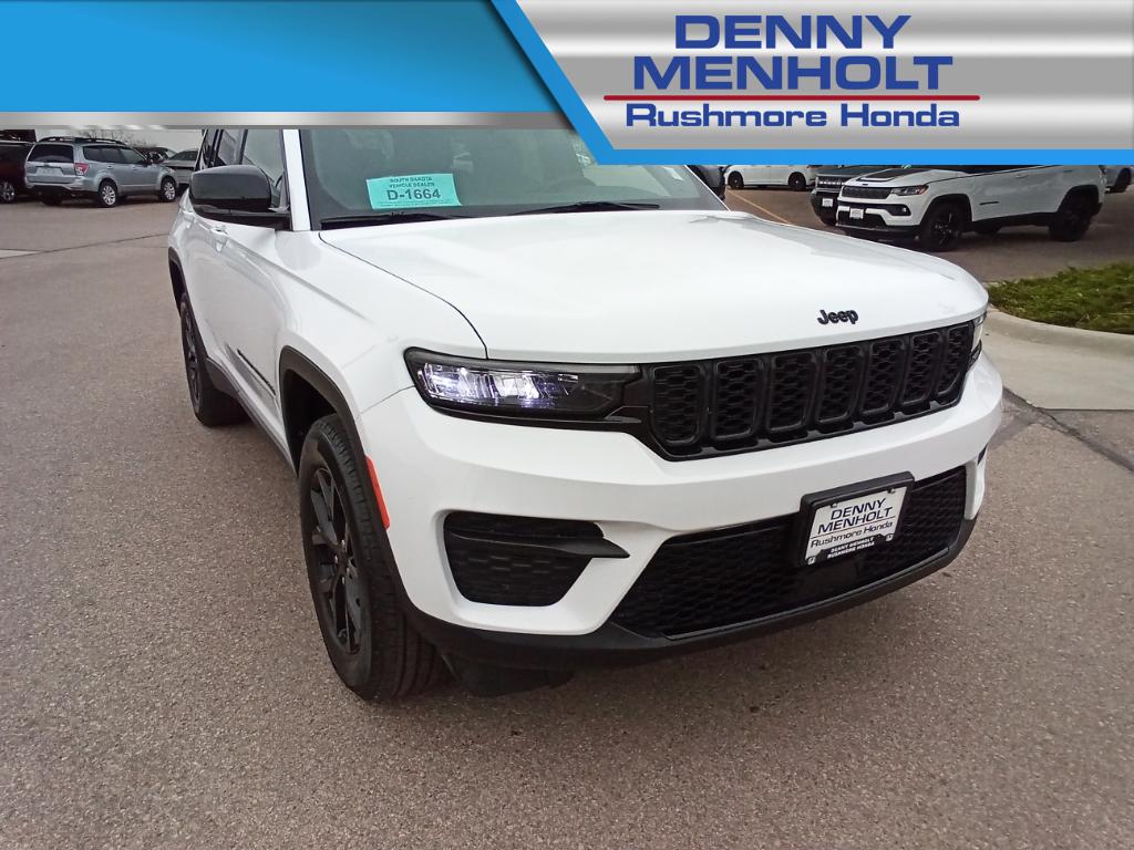 Used 2024 Jeep Grand Cherokee Altitude SUVs