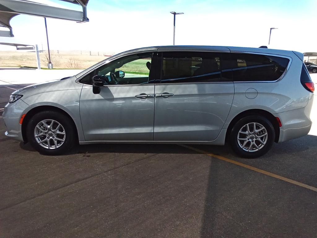 2024 Chrysler Pacifica