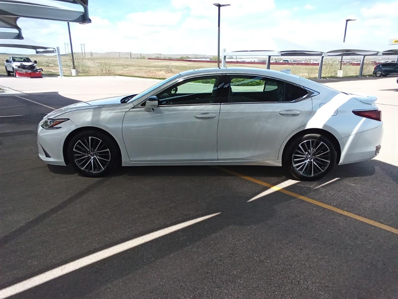 2022 Lexus ES 250
