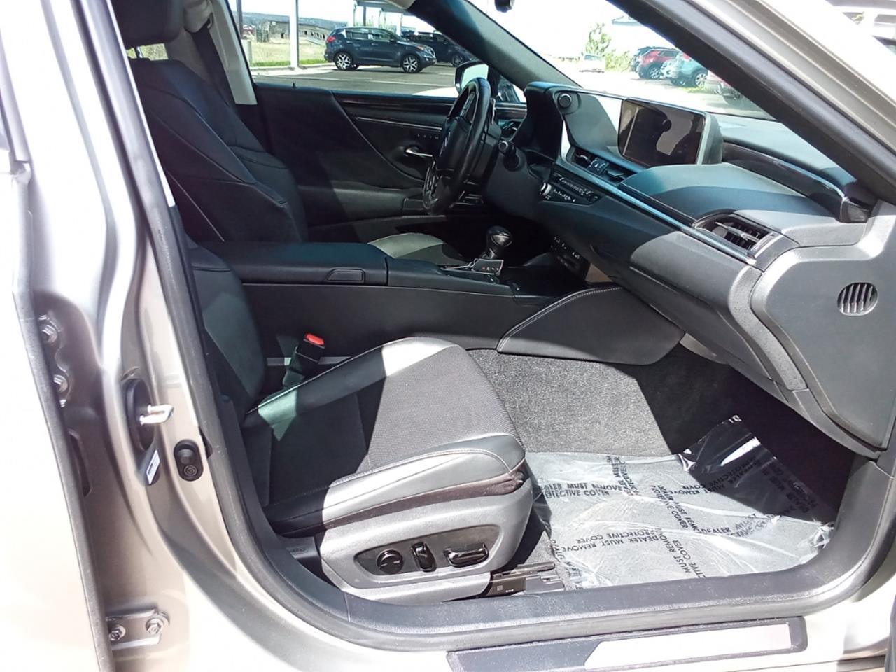 2021 Lexus ES 300h