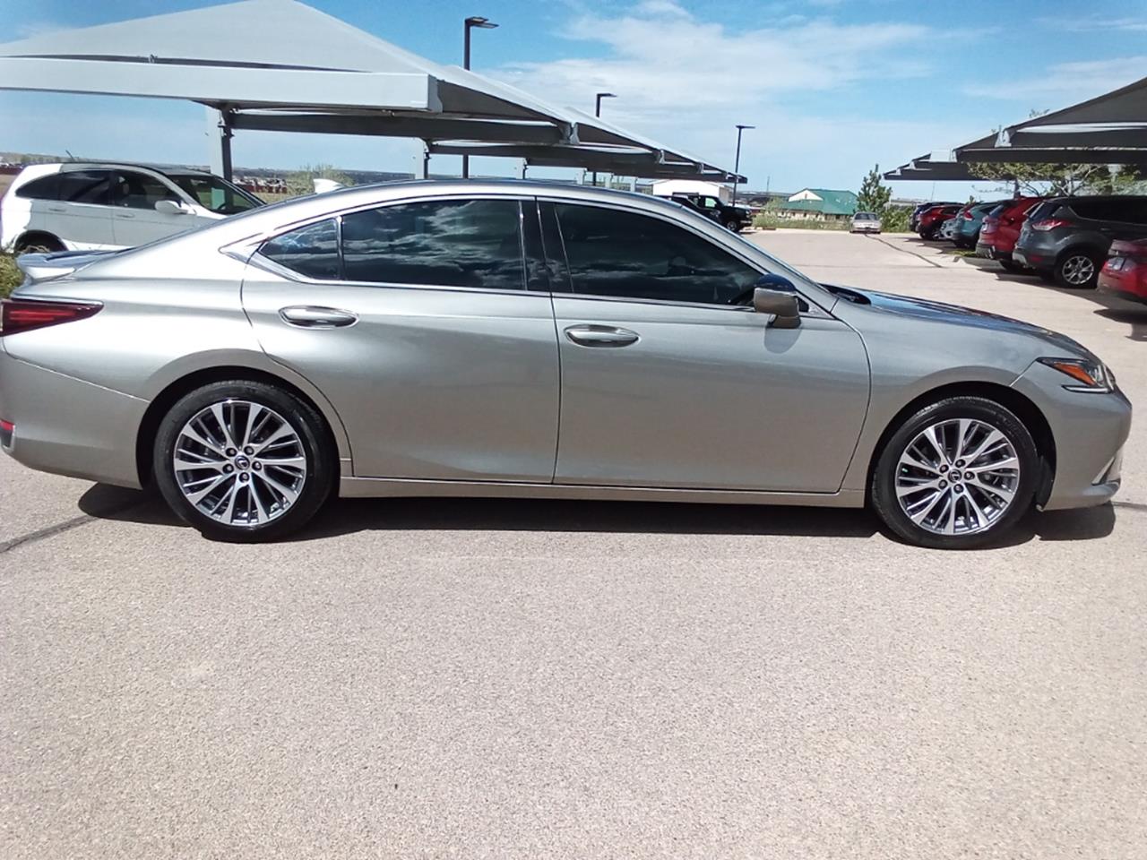 2021 Lexus ES 300h