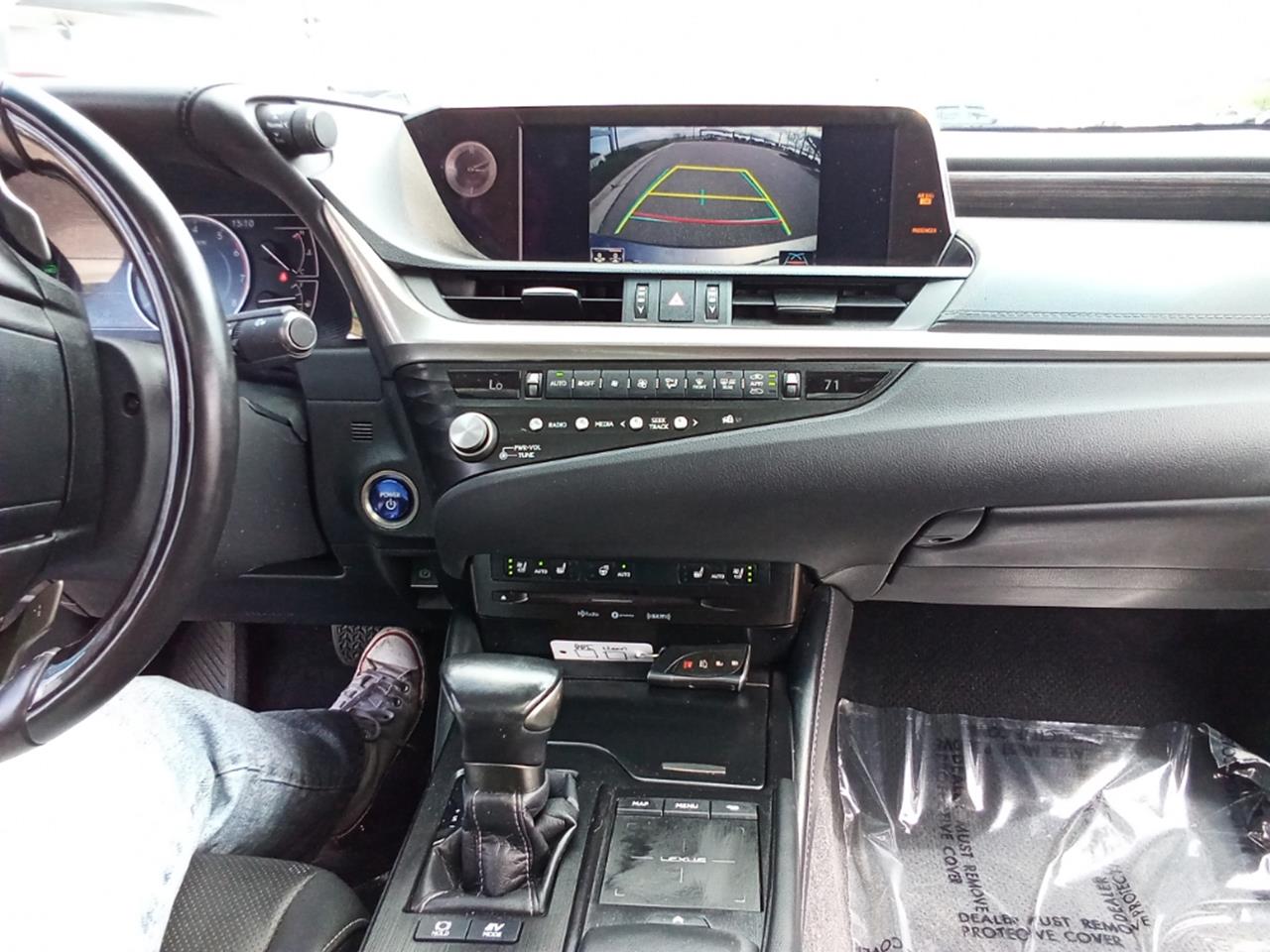 2021 Lexus ES 300h