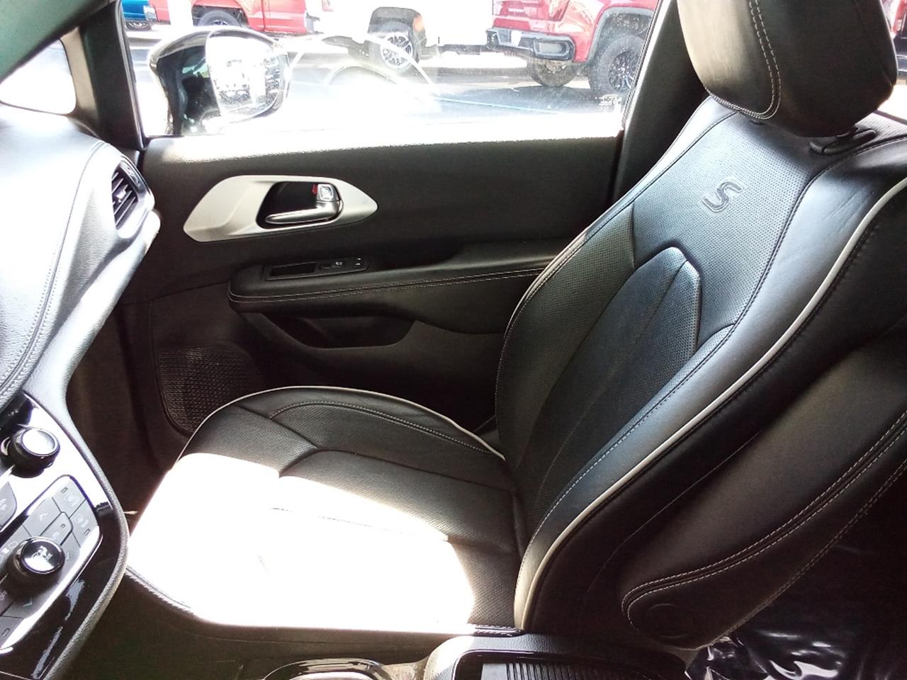 2025 Chrysler Pacifica