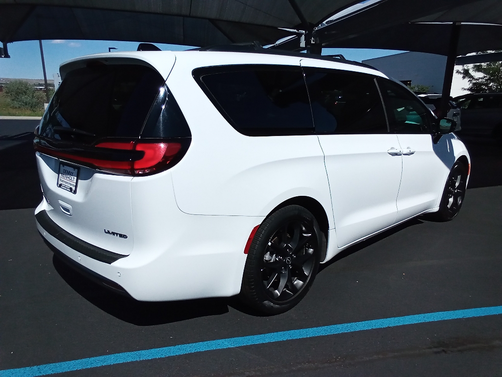2025 Chrysler Pacifica