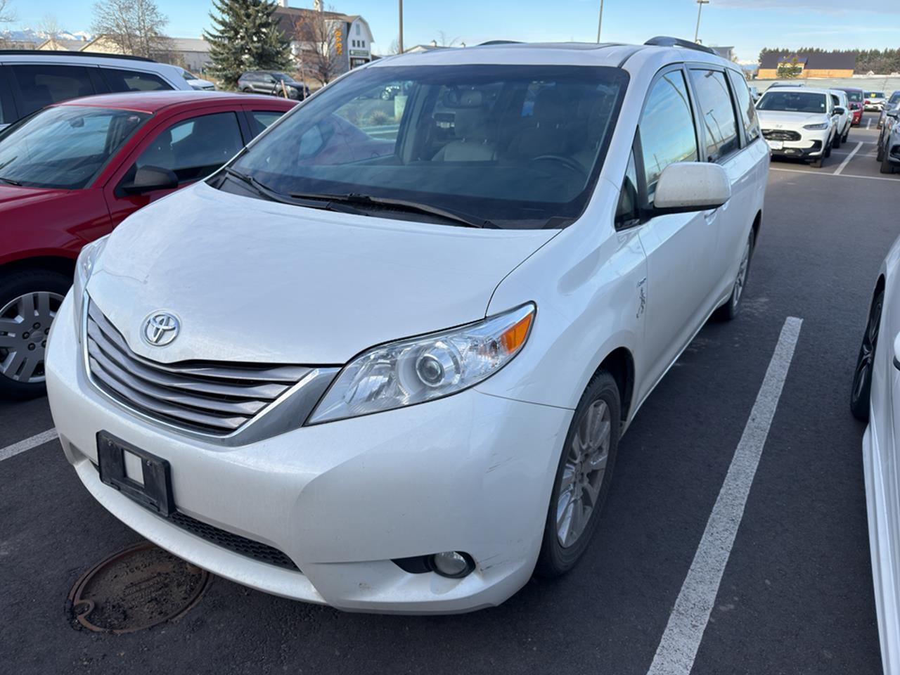 Used 2017 Toyota Sienna XLE  Vans