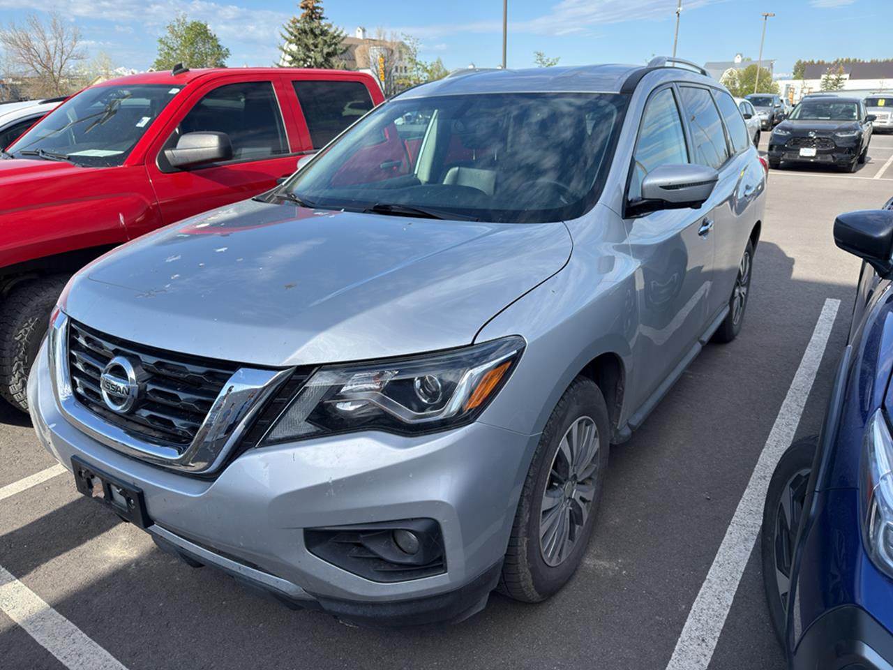 Used 2020 Nissan Pathfinder SL SUVs