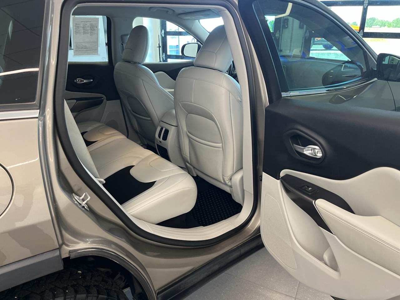 2020 Jeep Cherokee