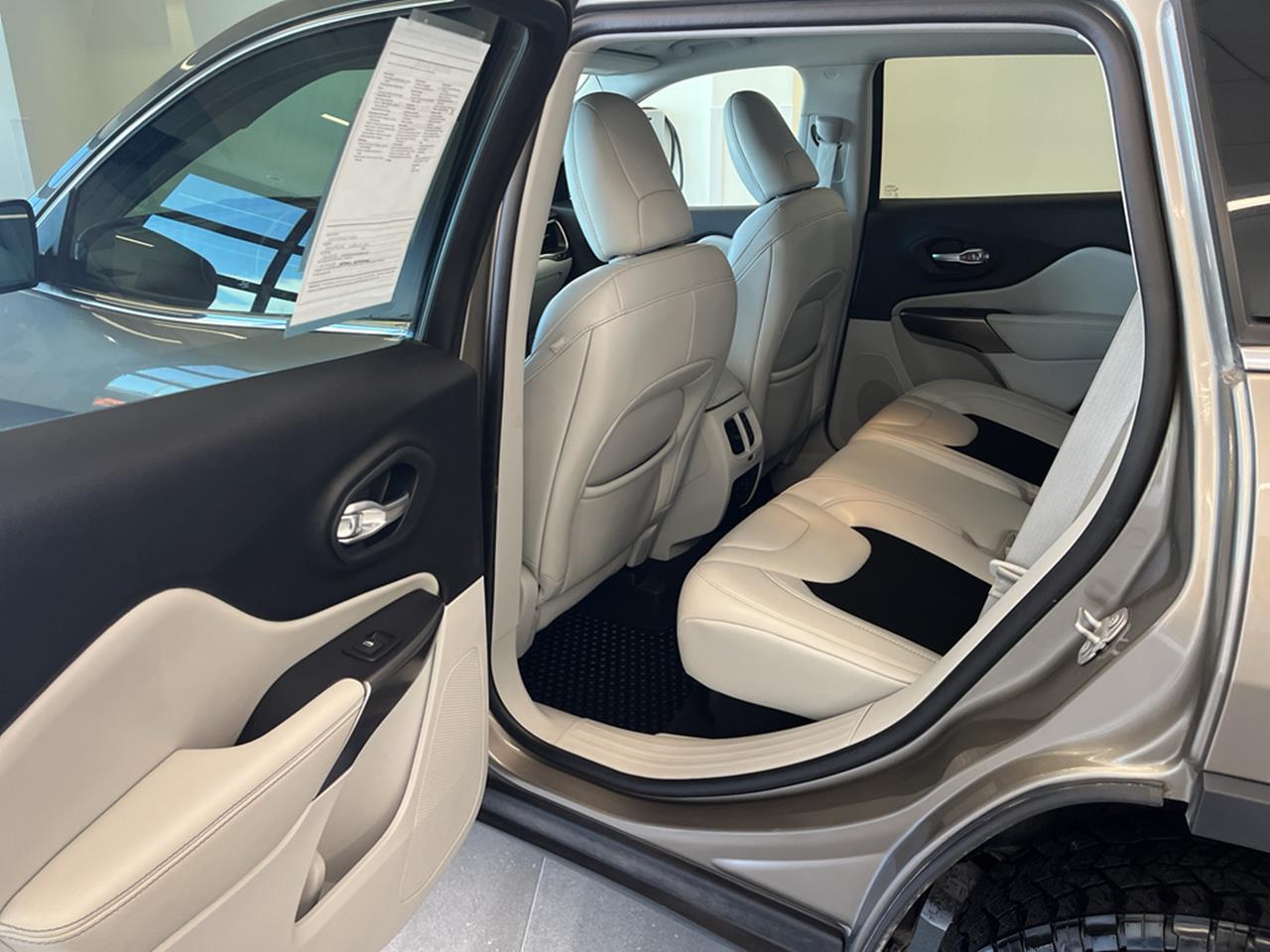 2020 Jeep Cherokee