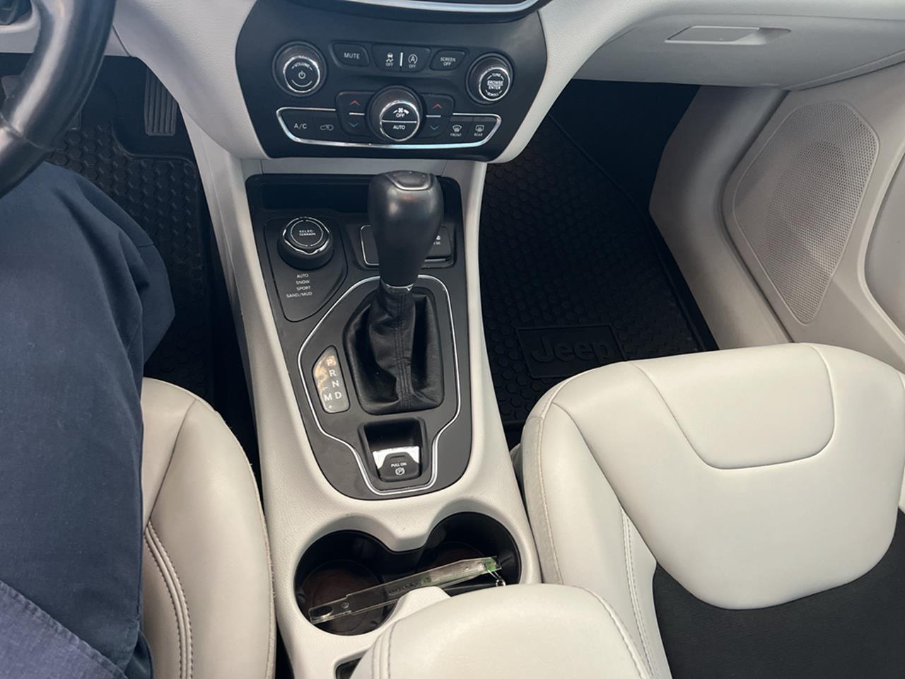 2020 Jeep Cherokee