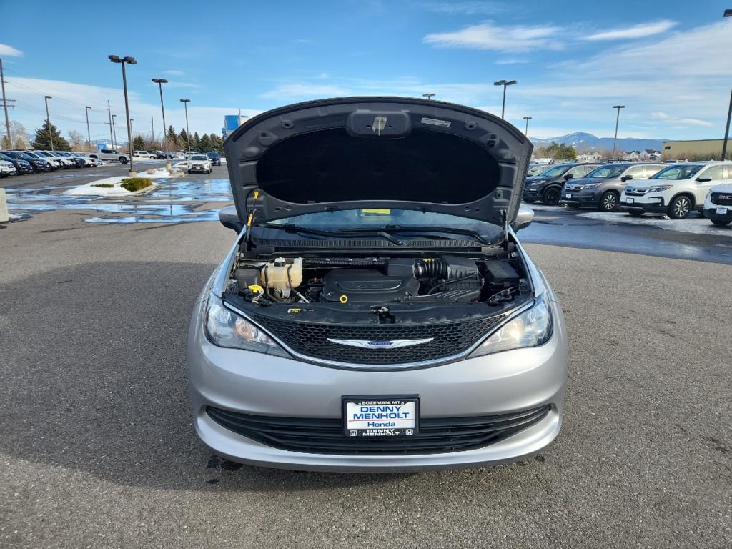 2020 Chrysler Voyager